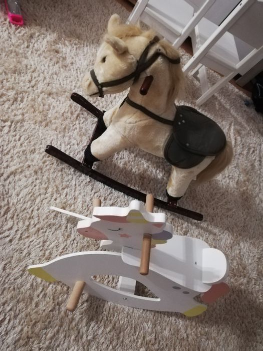 Căluți copii, pentru băiețel și fetita!