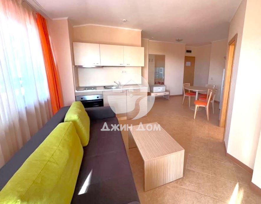 Продава се Двустаен апартамент в к.к. Слънчев бряг - 67 кв.м за 1083 €/кв.м - Снимка #2