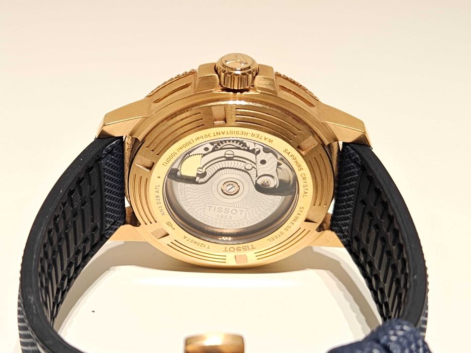 Продавам дайвър 300м  автоматик часовник"Tissot" Seastar Powermatic 80