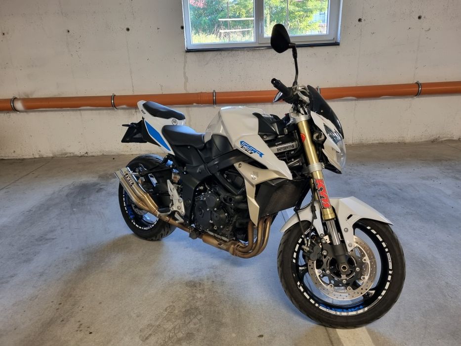 Motocicleta Suzuki GSR 750 ABS ( R1 R6 cbr rr 600 zx6r )