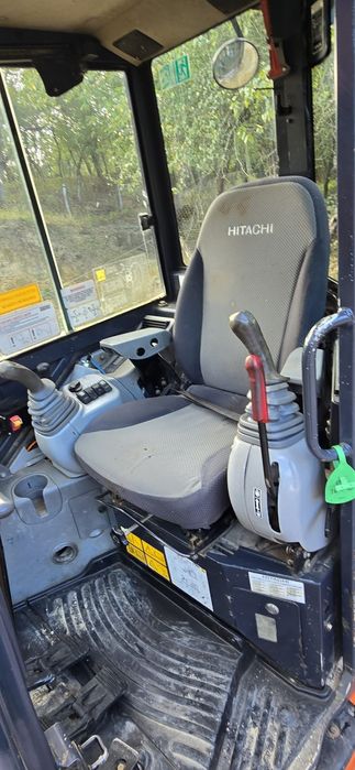 Vând miniexcavator Hitachi u33 an 2017