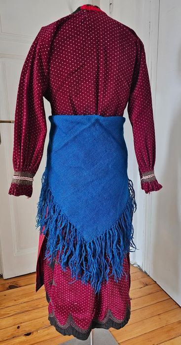 Автентична носия пълен комплект. Сребърни пафти и тепелък. Салтамарка