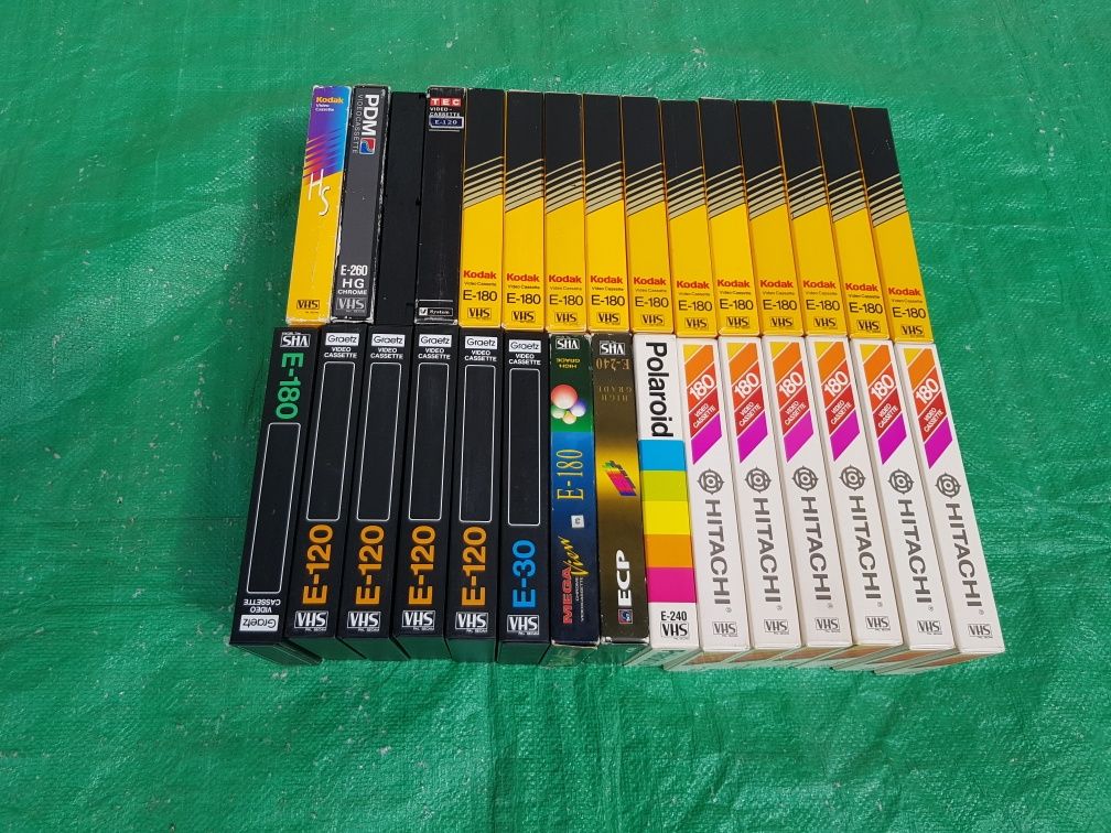 Vând 30 casete video VHS Kodak,colectie din anii 1970 -1990 cu filme