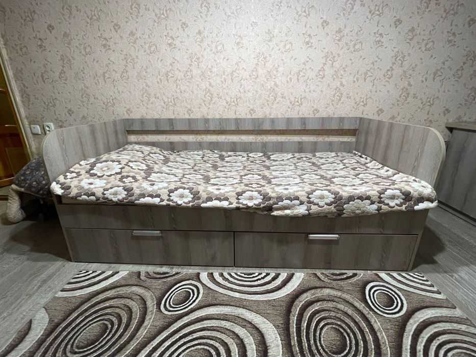 Кровать + матрас + шкафчики