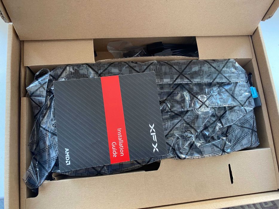 XFX Radeon RX 5700 XT RAW II