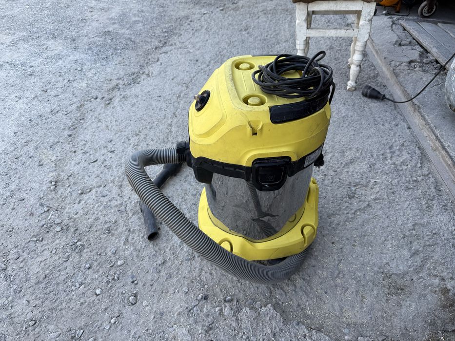 * KARCHER WD 3 S в хорошем состоянии не дорого!