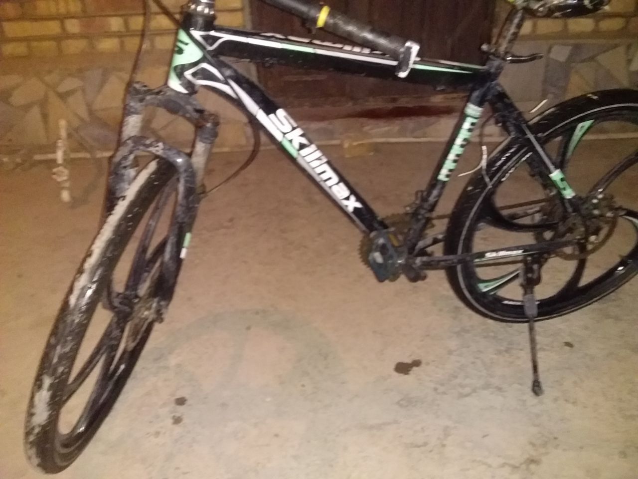 Velosiped srochna sotiladi