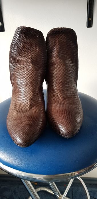 Botine/ghete din piele naturală  numărul 41,noi.