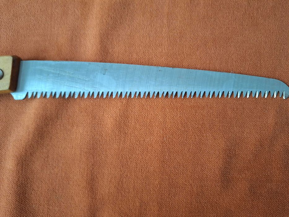 Fierastrau inox coada de randunica cu maner lemn, 30 cm