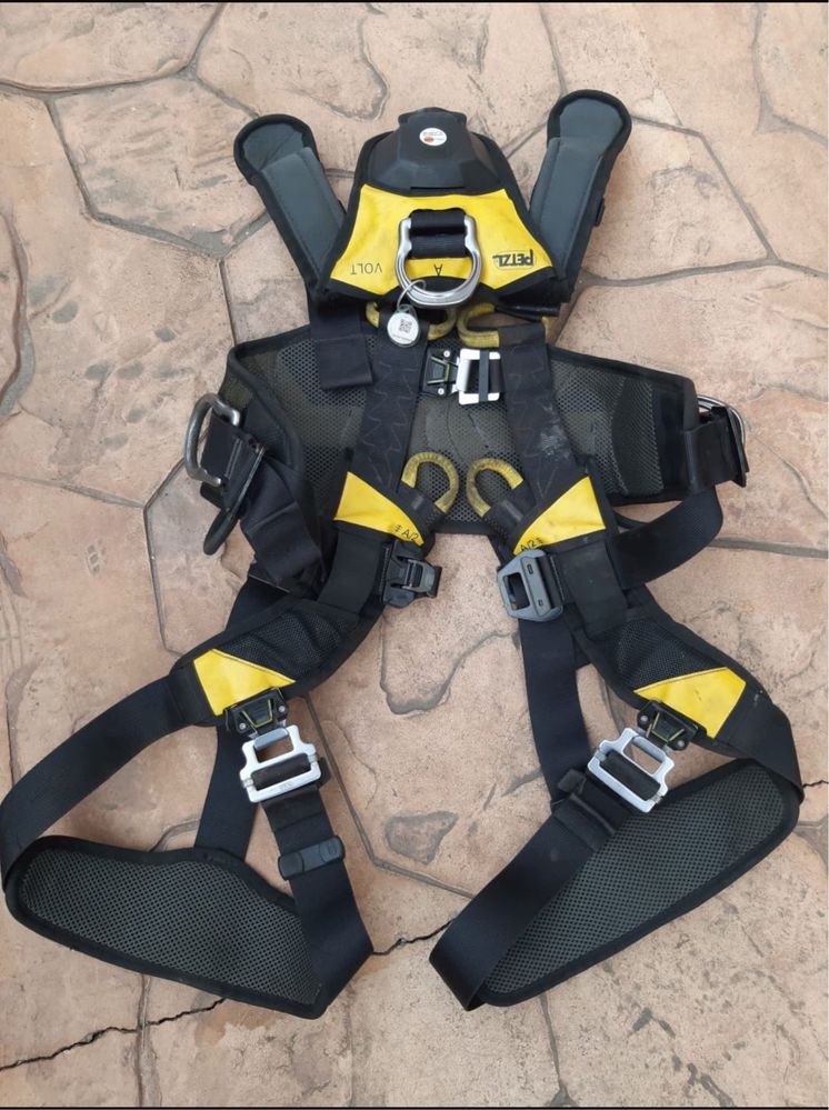 Vand Ham alpinism utilitar Petzl Volt + Carlige.