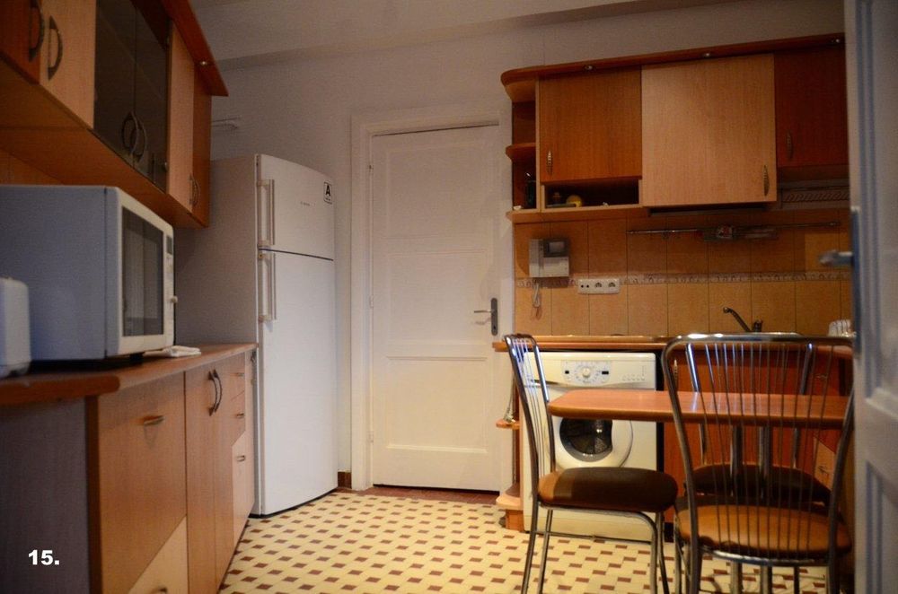 Apartament 4 camere, 152mp total, în vilă interbelică cu personalitate