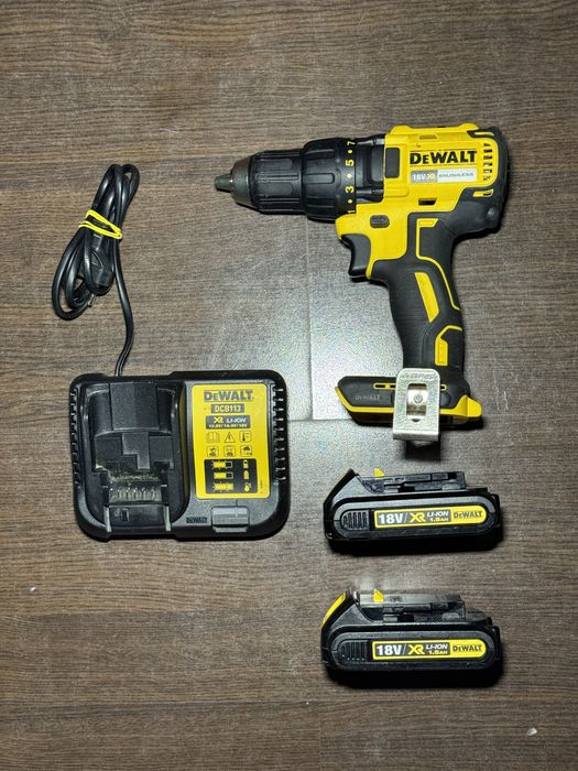 DeWalt DCD777 DCD 777 autofiletanta  incarcator  acumulatori