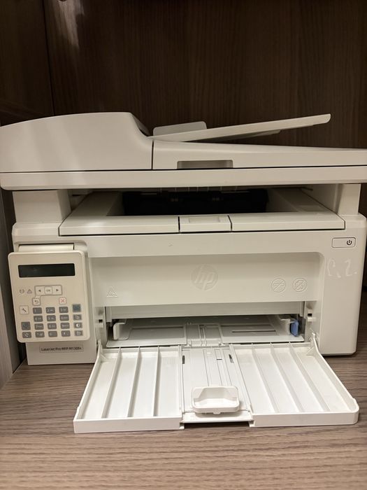 Продам принтер 3 в 1  HP LaserJet Pro MFP M130fn