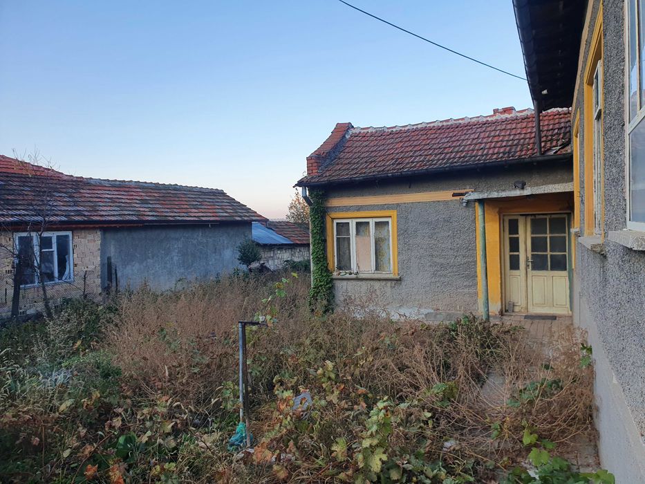 Продавам къща в Исперих