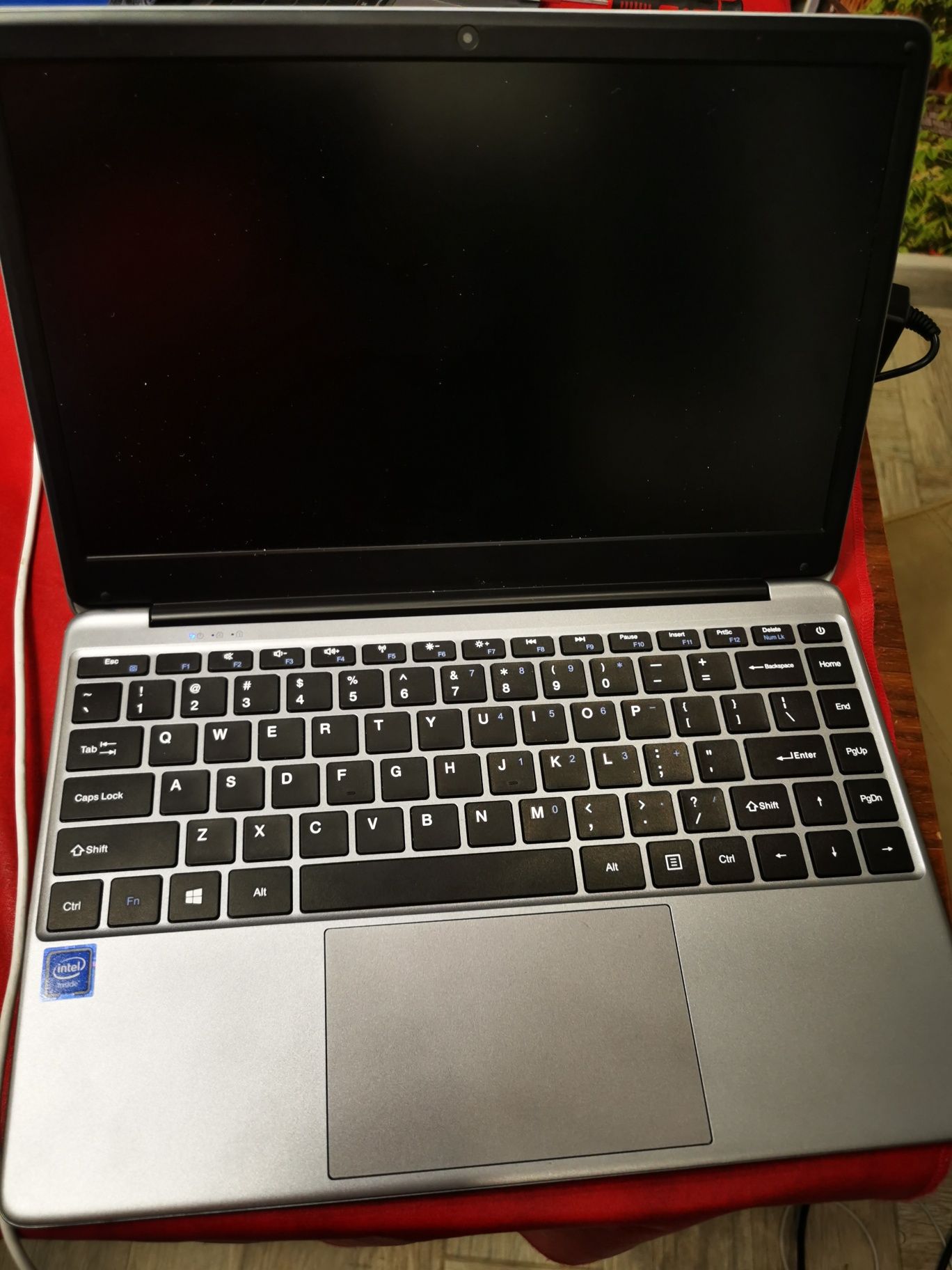 HeroBook Pro  și tableta Lenovo defectă