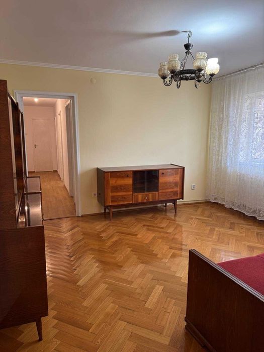 Apartament 4 camere semidecomandat, ultracentral în Deva