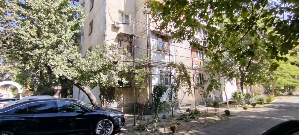 Своя! Новомосковская, Казы-базар 1/2/4 кирпич