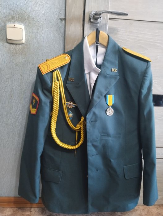 Продам парадную форму МО РК