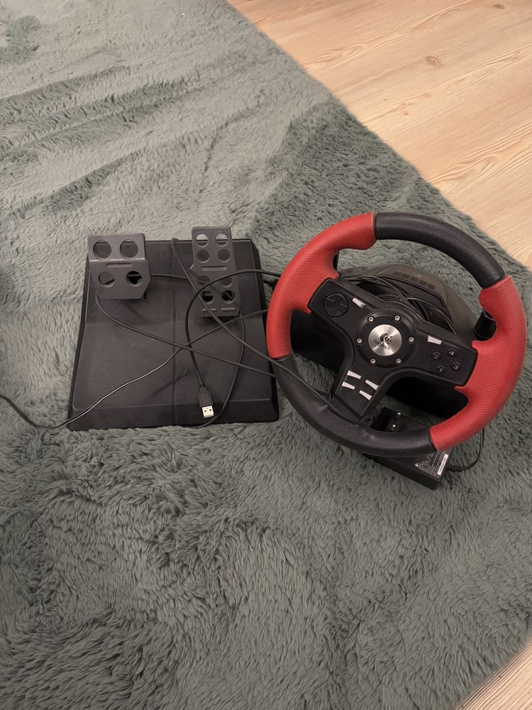 Logitech кормило и педали