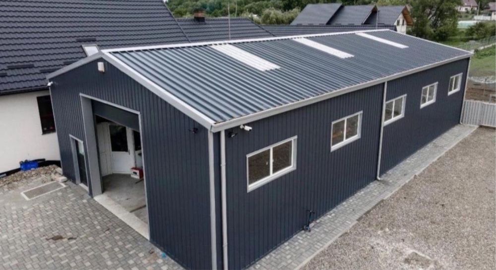 Vand hala metalica 8X15 metri cu panouri sandwichi