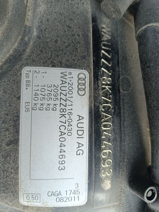 Vând Audi A4 B8 2.0 TDI 2012 143 cp