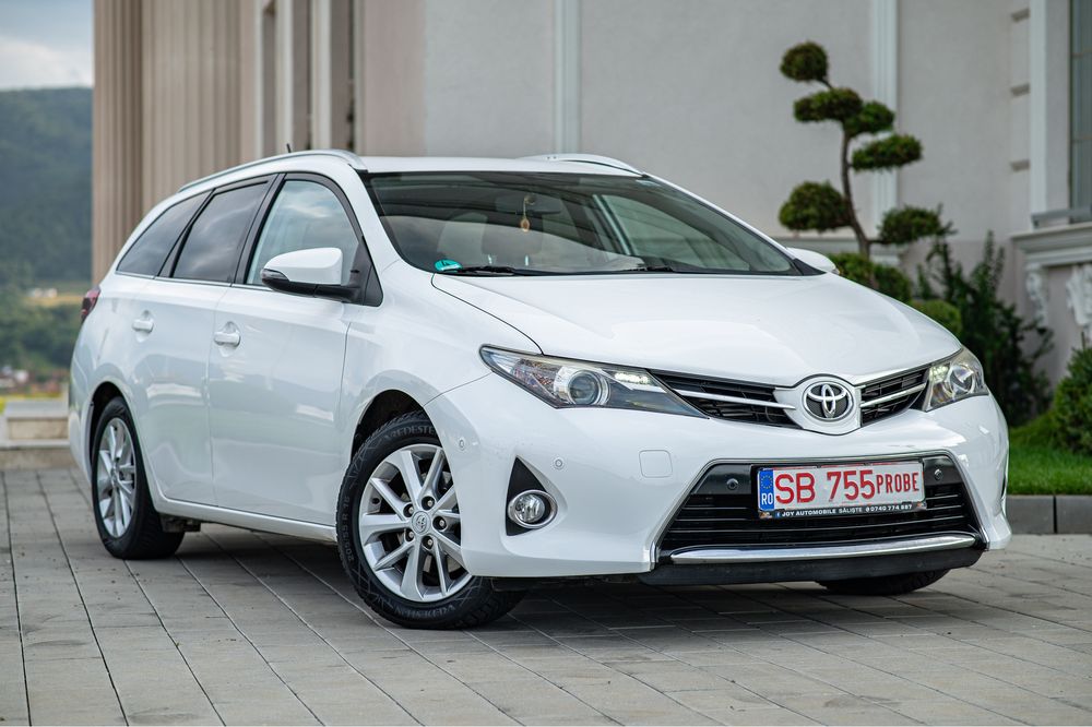 Toyota Auris *Rate* 2.0 Diesel 2014 *Garantie 12 Luni*