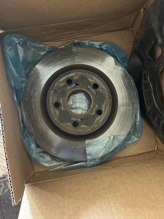 Toyota Camry 2021 година Дискове наклади Амортисьори