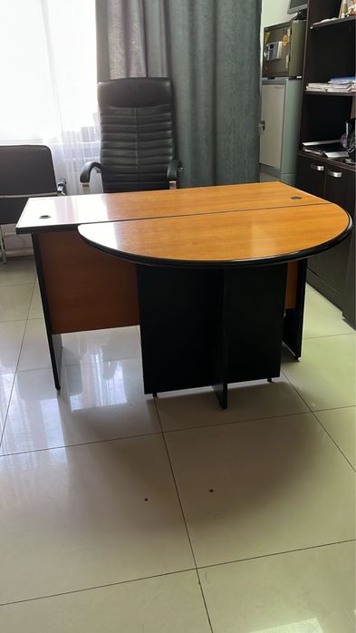 Стол с приставкой