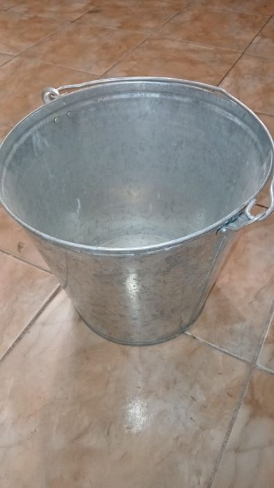 Продаю ведро алюминий