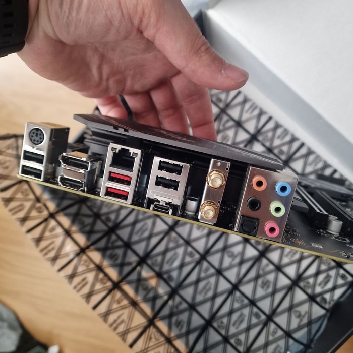 Placa de baza msi b760 gaming plus wifi