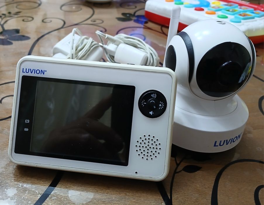 Бебефон с камера