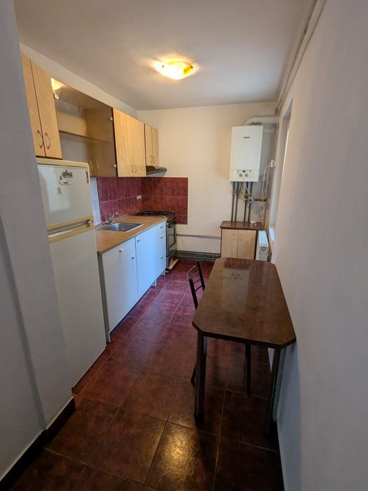 Apartament 1 cam cu centrala, zona Martirilor