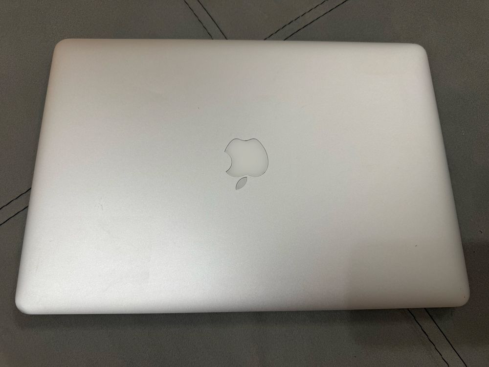 Apple MacBook Pro 2015 15’ 2.2 ghz i7 16 Ram