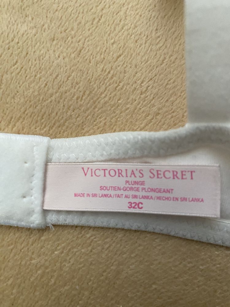 Surien Victoria’s Secret 32C