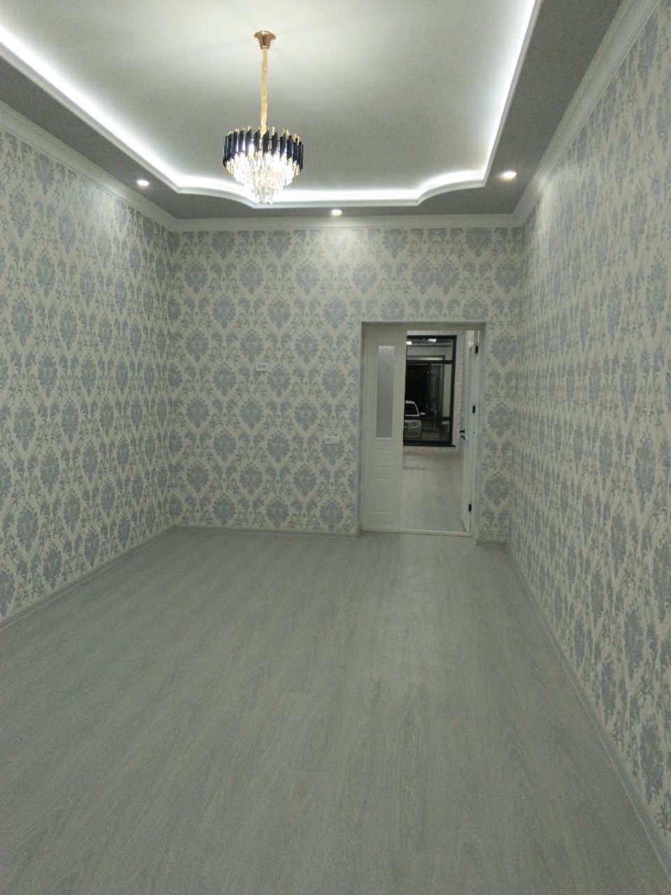 Uchastka (uy hovli ) sotiladi