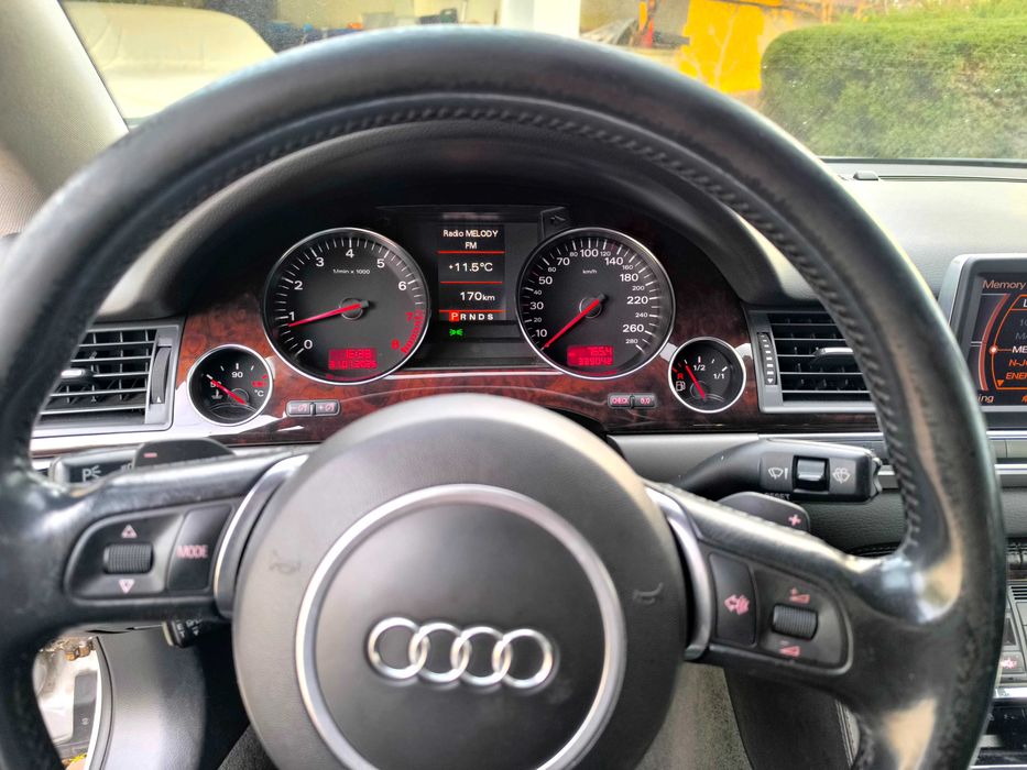 Audi A8 – Отлично състояние, пълно оборудване, без ръжда!