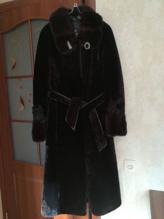 Продам шубу цигейковую