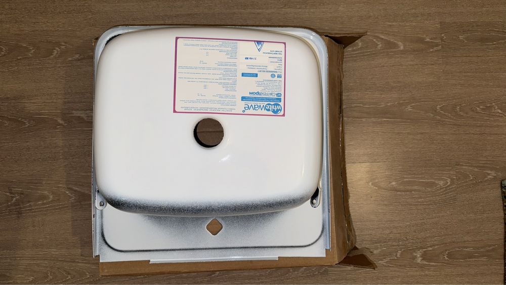 Мойка для кухни новая в коробке срочно продается