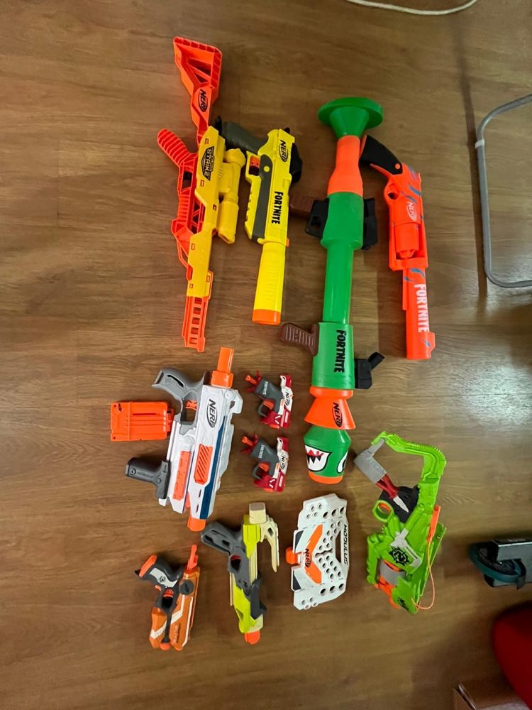 Pistoale Nerf in stare buna
