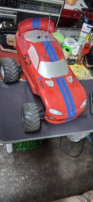 Masina  cu  telecomanda