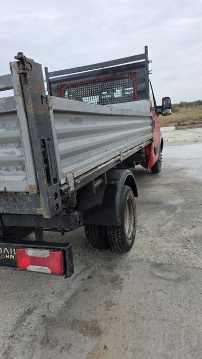 Bena basculabila Iveco Daily