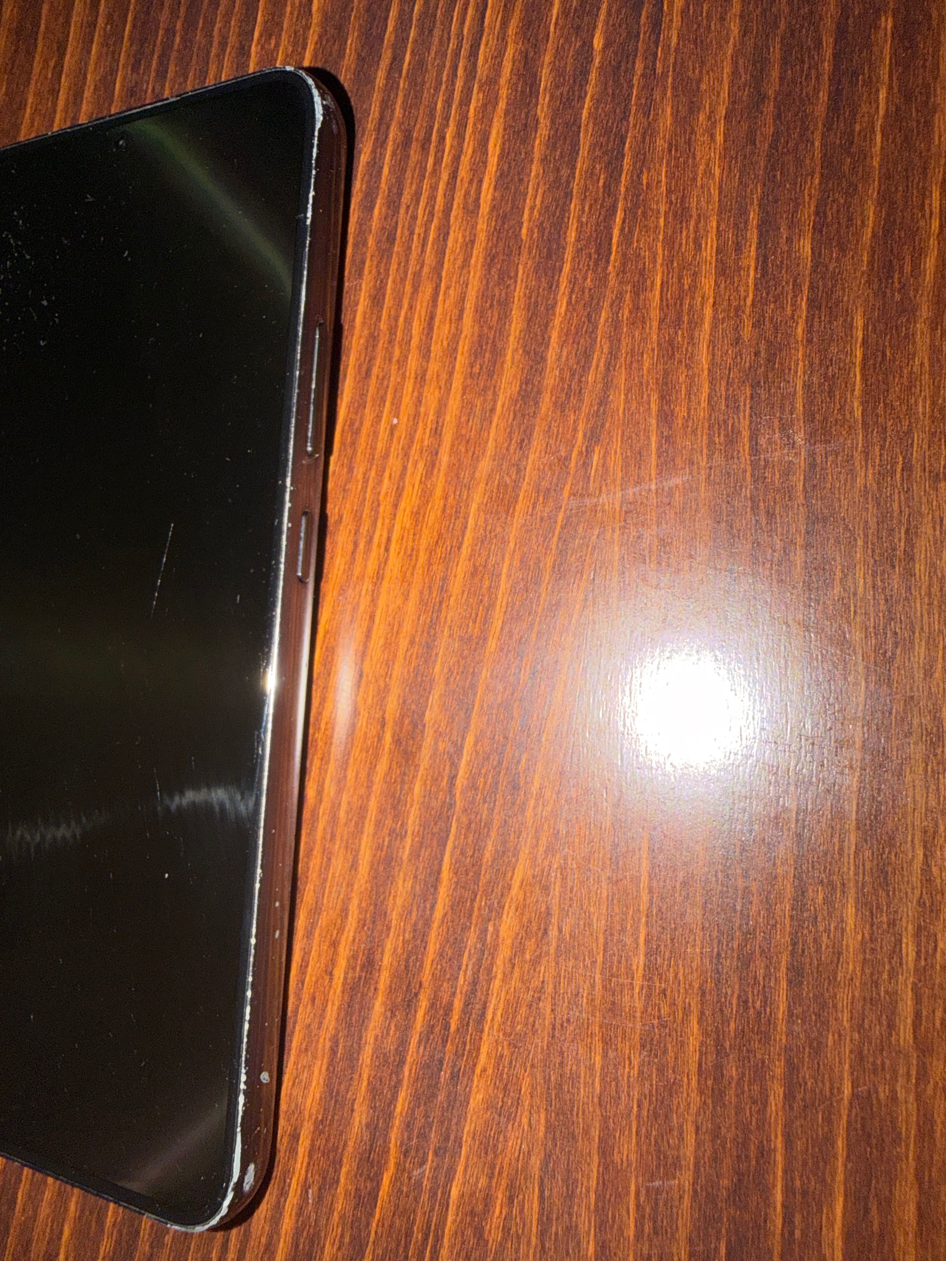 Продавам Samsung S 22+