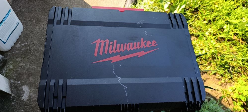 Milwaukee m12bps-421x акумулаторна полирмашина