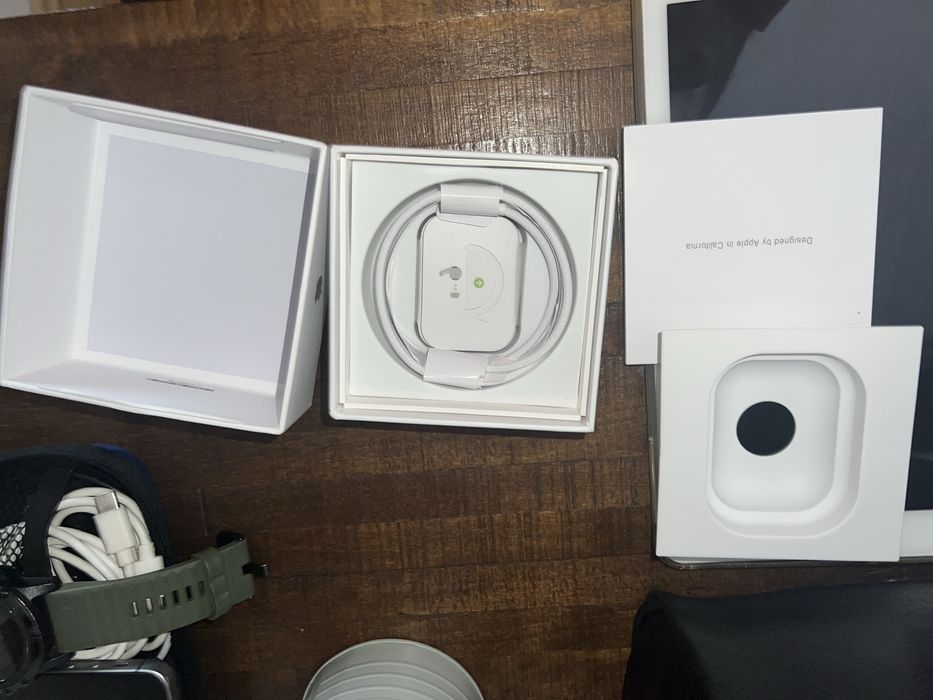 Cutie cu accesorii AirPods Pro 2nd Generation