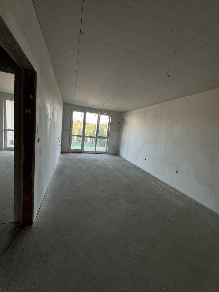 Продава се Двустаен апартамент в Бургас, Сарафово - 80 кв.м за 1450 €/кв.м - Снимка #3