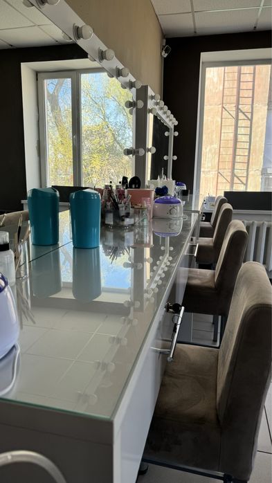 Сдам бровисту или визажисту