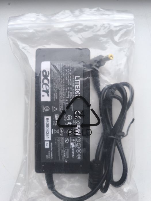 Зарядка на ноутбук acer