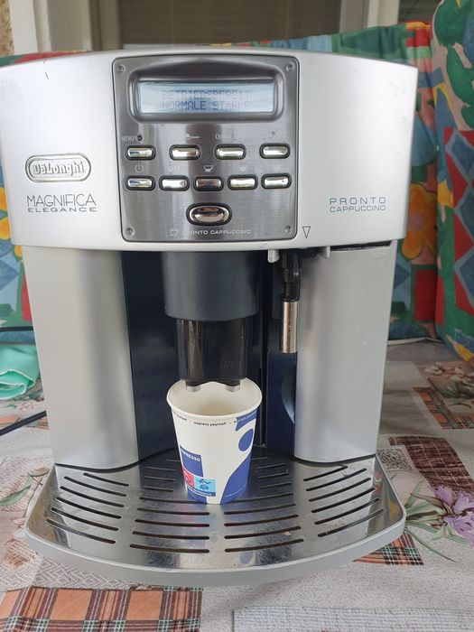Кафеавтомат DeLonghi MAGNEFIKA ELEGANCE с кана