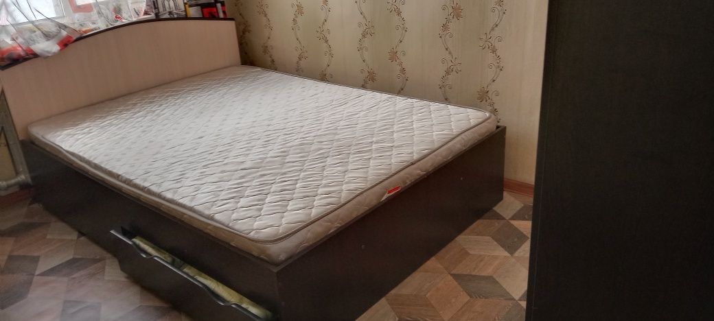Продам двух местную кровать в хорошем состоянии