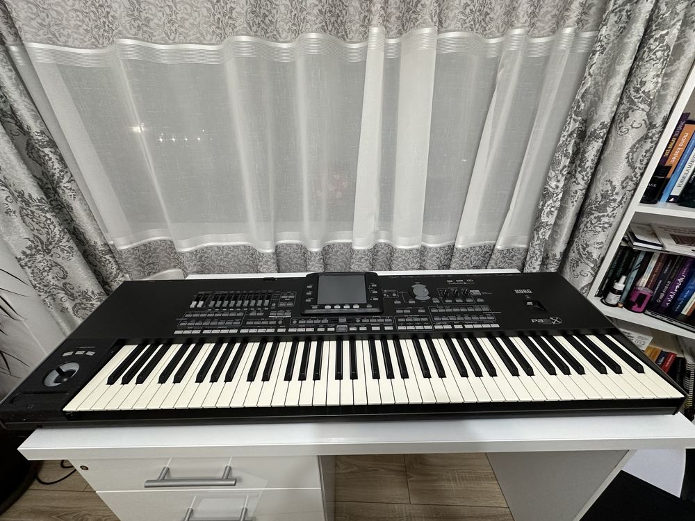 Vând Korg pa 3x 76